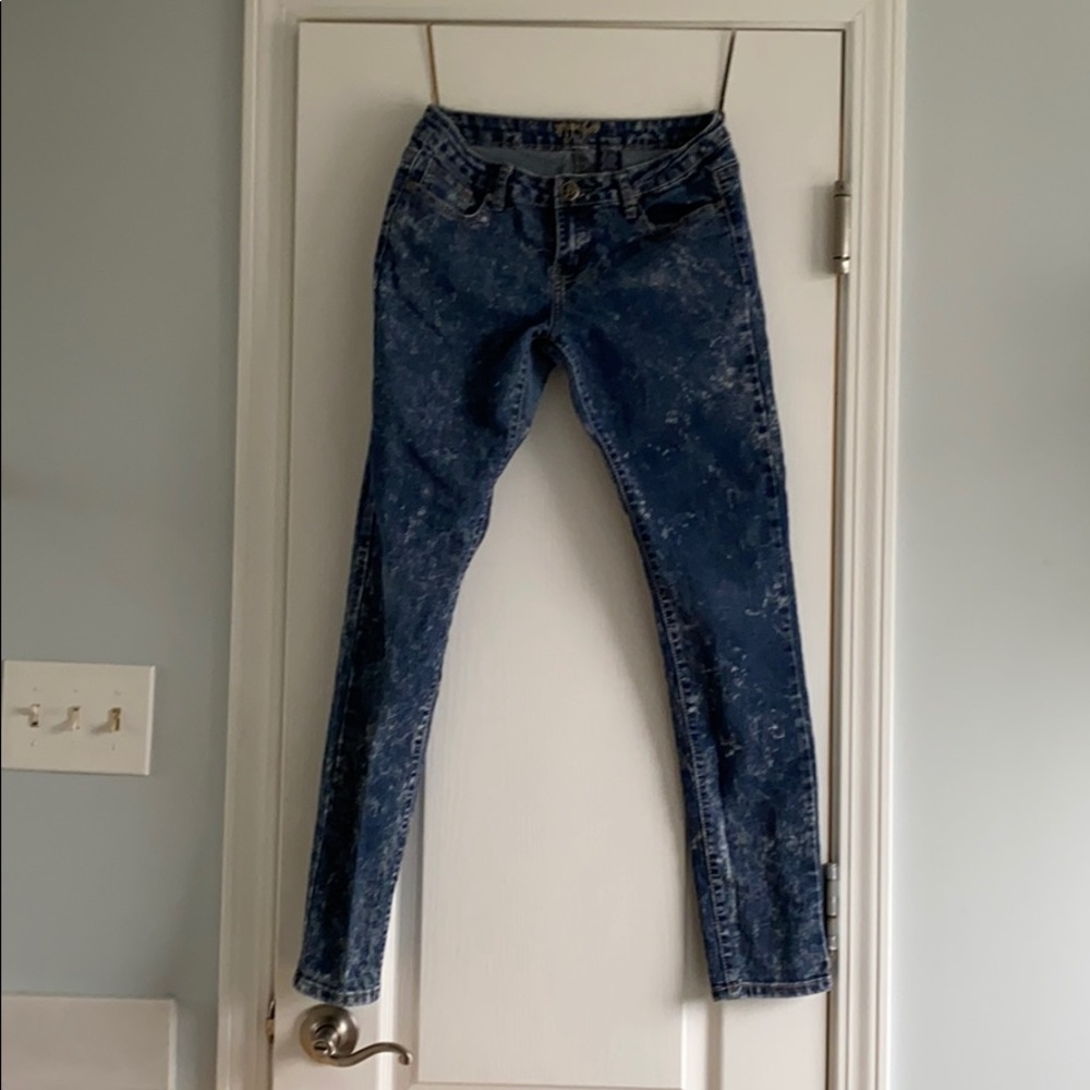 Low rise acid wash skinny jeans